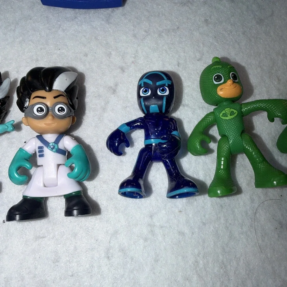 PJ Mask Disney Lot Of 8 Vehicles And 8 Figures Previously Owned